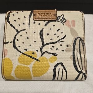 Fossil Women's Cream and Yellow Cactus Wallet